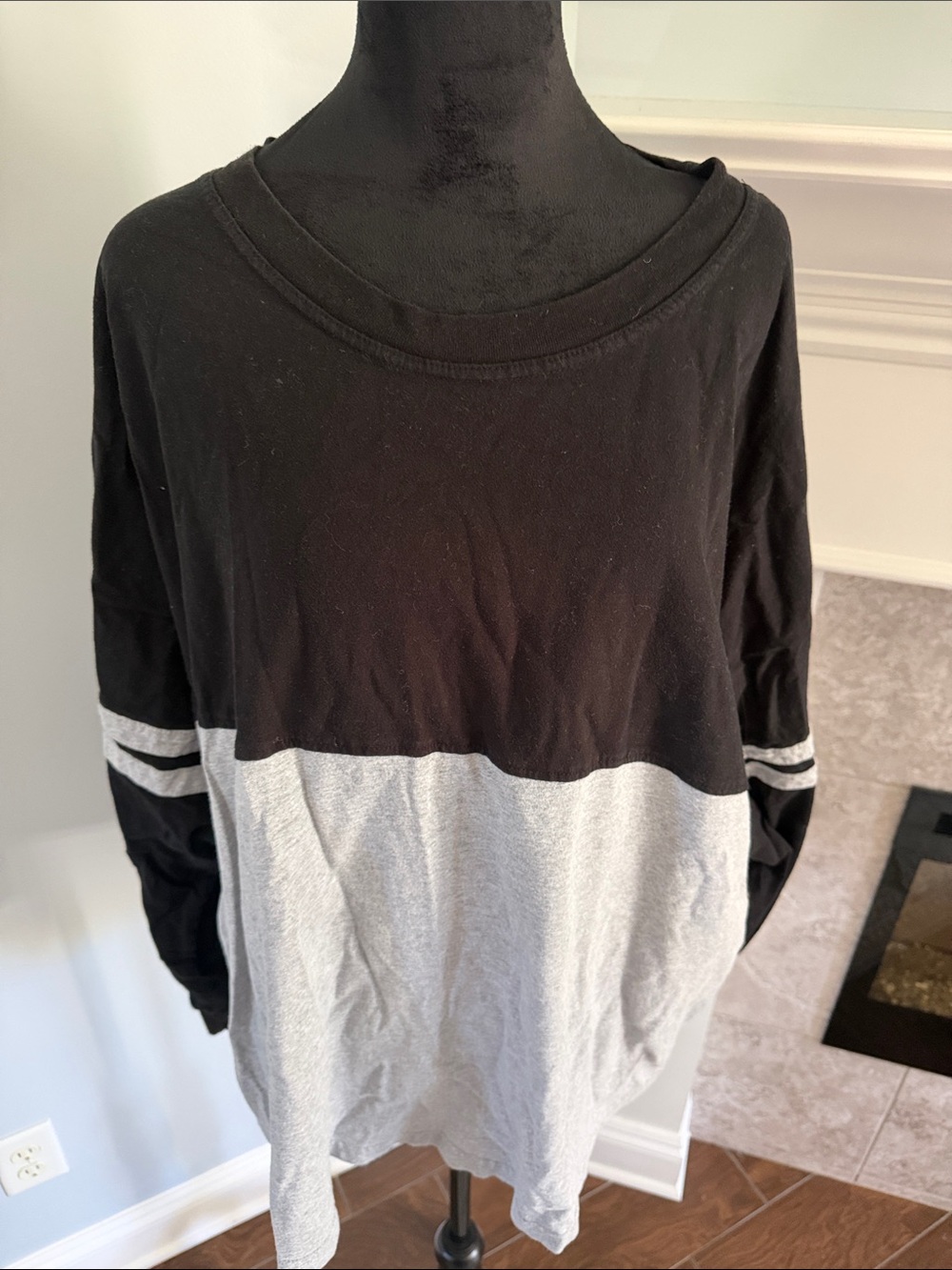 Black and Light Gray Colorblock Long Sleeve Top